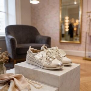 Ron White Novella style tweed boucle fabric and ribbon laces